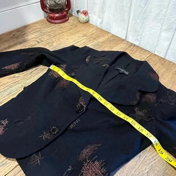 Black Textured Artistic Jacket – Dinh Bà – Size XS - Picture 2 of 9